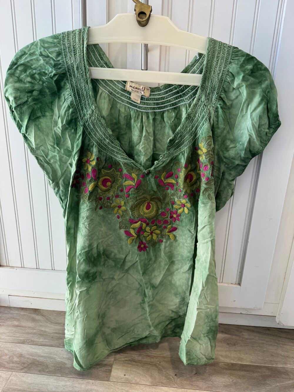 Blouse W XL Peasant Top Green Floral Embroidery Round Neck Preowned